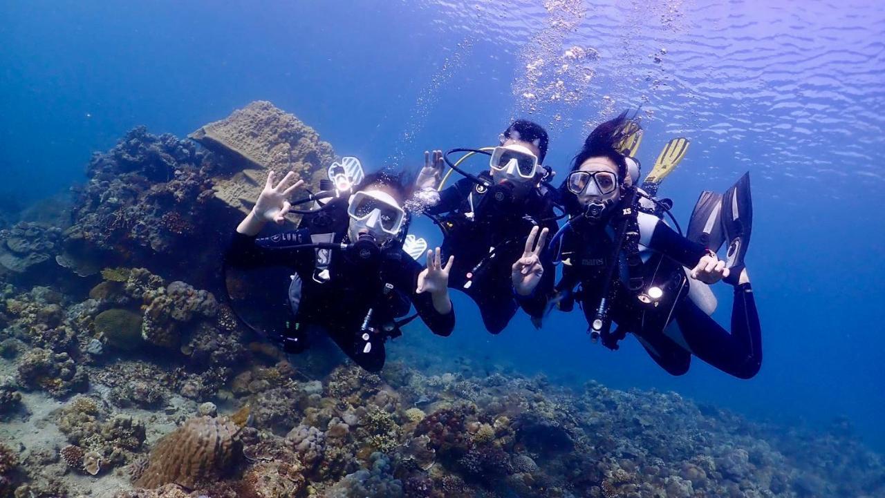 Pamanilao And Padoy'S Dive Camp Hotel Batangas Buitenkant foto